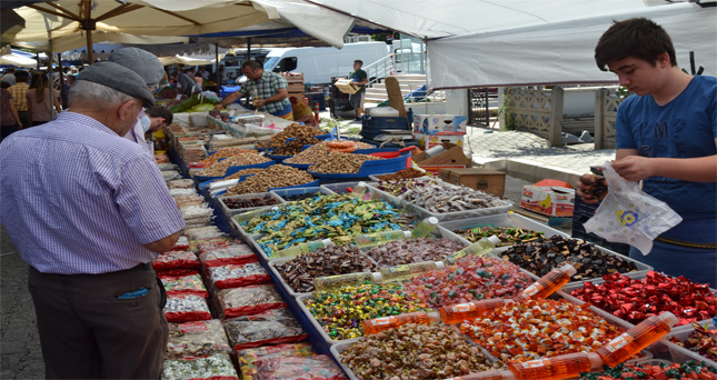 Cumartesi Pazarı’nda Bayram Telaşı vardı