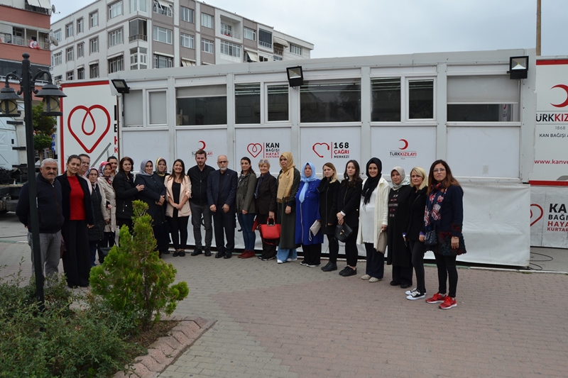 AK Kadınlardan kan bağışı kampanyasına destek