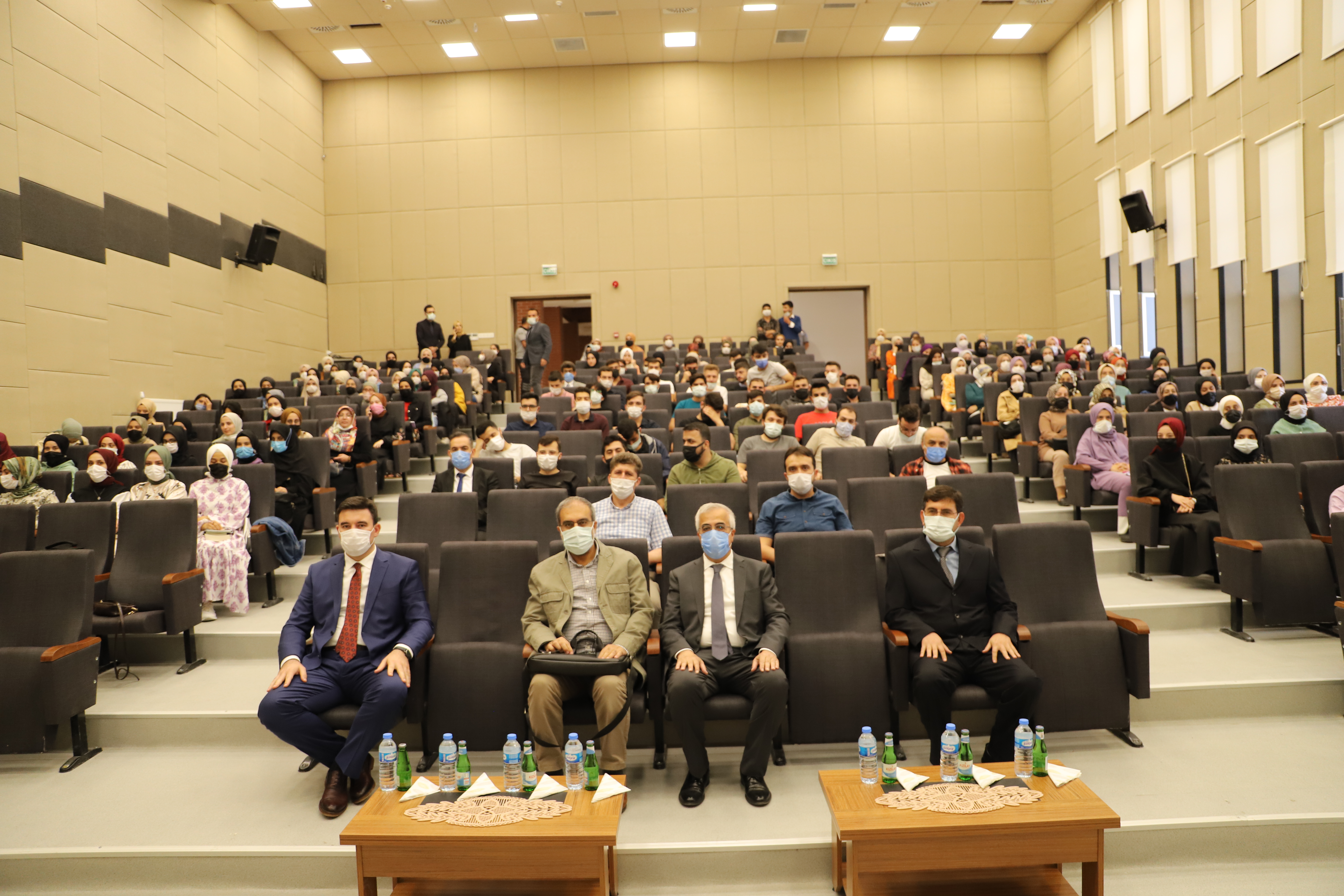 İlahiyat Fakültesi’nde ilk ders