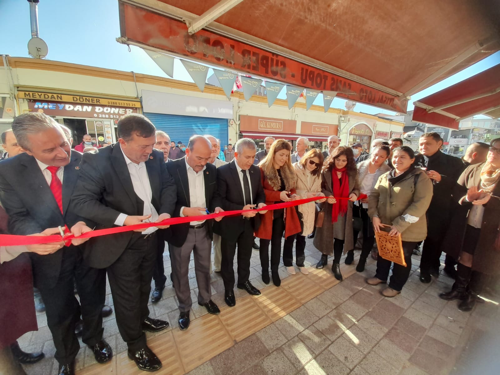 “Hiçbir yerden menfaat beklemedik”