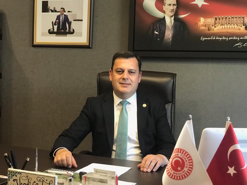 “Milletleri kurtaranlar yalnız ve ancak öğretmenlerdir”