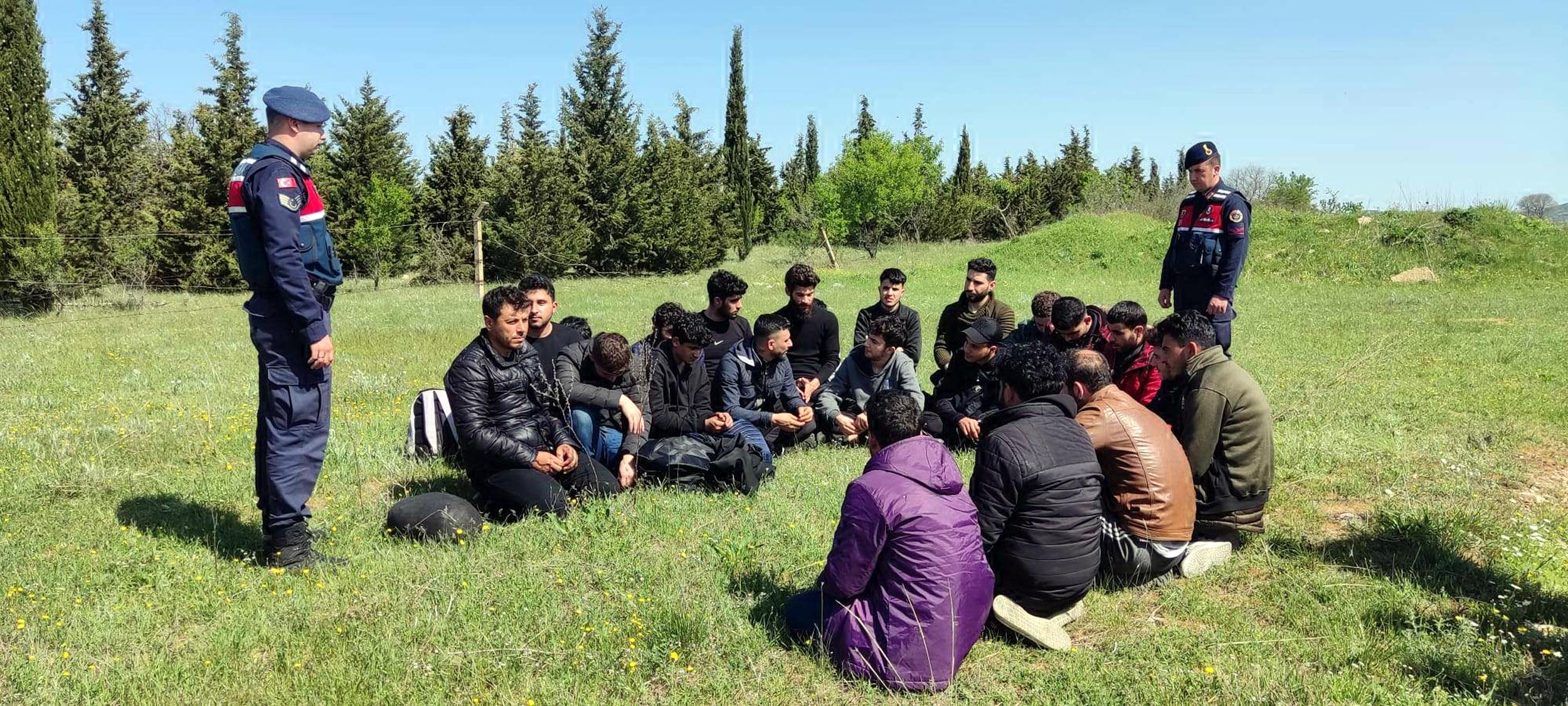 Kırklareli'de 156 kaçak göçmen yakalandı; 6 organizatöre tutuklama