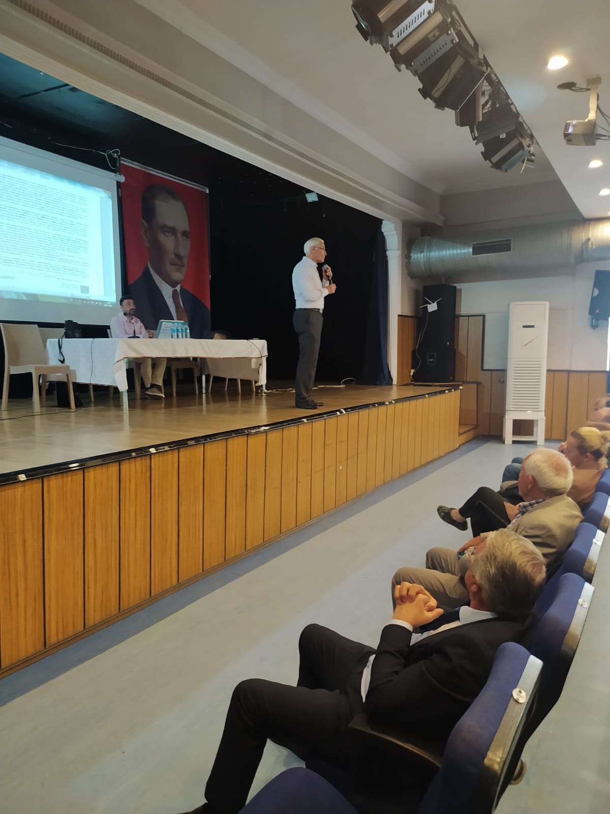 Muhtarlar eğitimden geçti