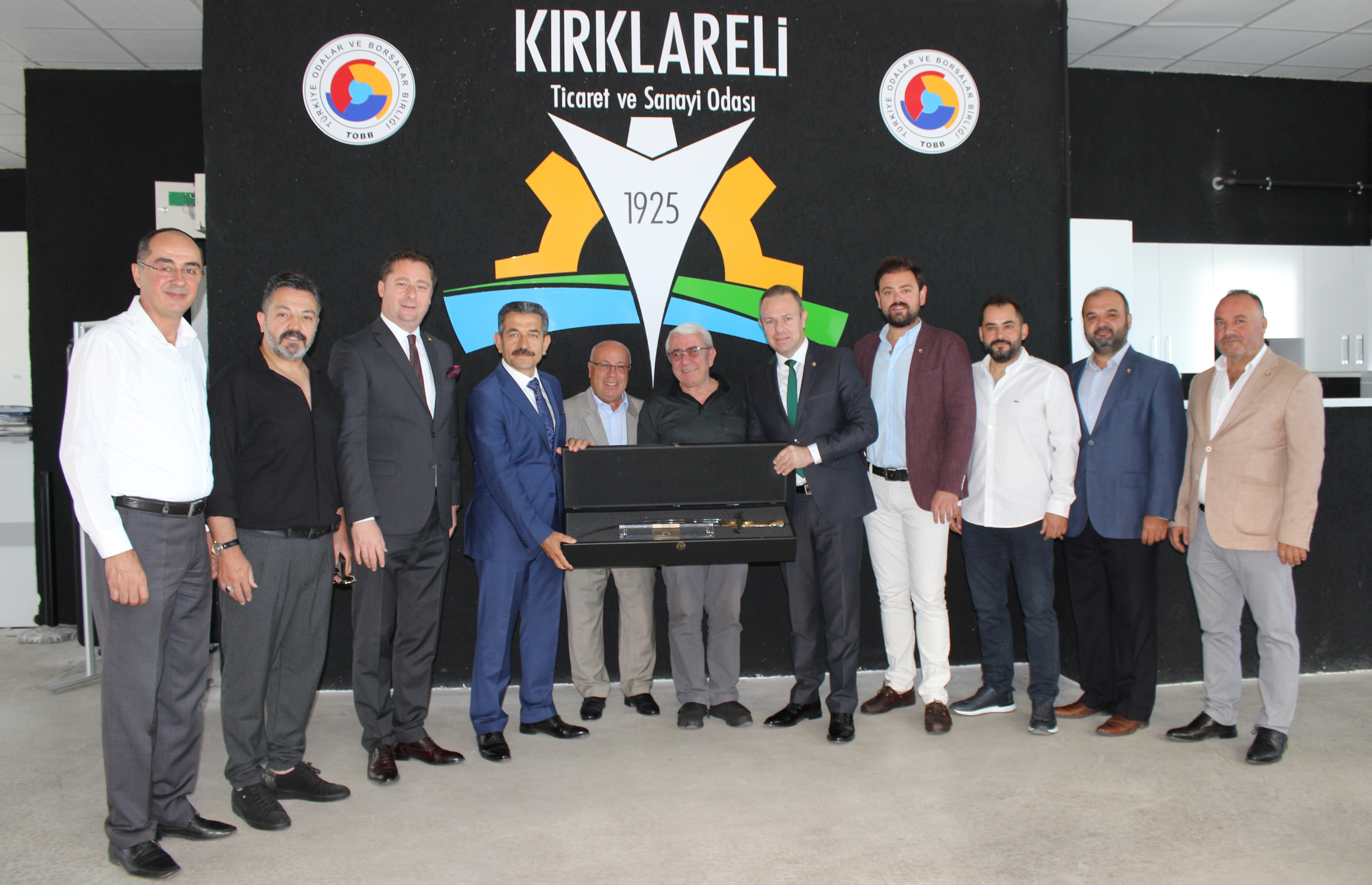 Kırklareli Valisi Birol Ekici, Kırklareli Ticaret ve Sanayi Odası’na İade-i Ziyarette Bulundu