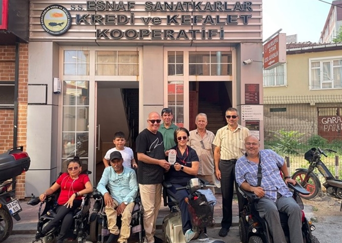 Özel Bireylerden Başkan Kahraman’a Plaket