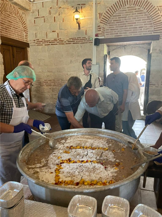 Sultan II. Bayezid Külliyesi Trakya Üniversitesi İmaret Müzesi’nin Kazanlarında Aşure Kaynadı