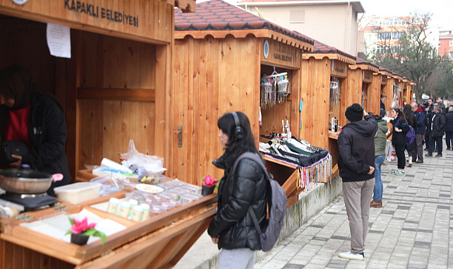 Üreten Kadınlar Canbazlar Caddesi'ndeki Stantlarda Satışa Başladı