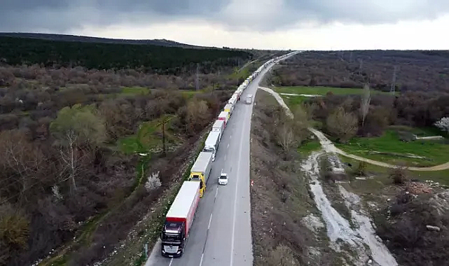 Bulgaristan, kontrolleri sıklaştırdı; Hamzabeyli'de 20 kilometre TIR kuyruğu oluştu