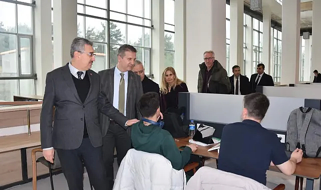 Rektörümüz Prof. Dr. Mümin ŞAHİN, Üniversitemizin Yeni Kütüphanesini Ziyaret Etti