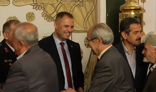 Başkan Derya Bulut ve Vali Birol Ekici Vatandaşlarla Bayramlaştı