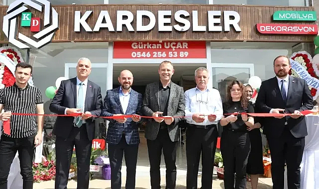 Derya Bulut, Kardeşler Mobilya Dekorasyon Açılışına Katıldı