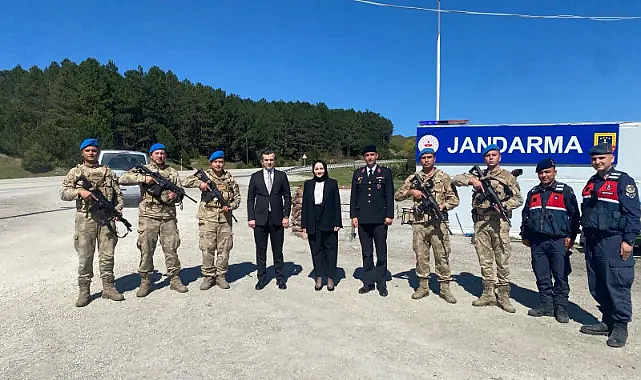 Pınarhisar Kaymakamı, Emniyet Müdürlüğü ve Jandarma Personeliyle Bayramlaştı