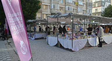 Kırklareli Kitap Fuarı'nda Kağıt Kokusunu İçinize Çekin