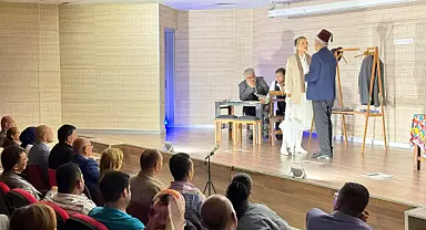 Lüleburgaz Devlet Hastanesi'nde 'Rol Kapanı' oyunu sahnelendi 