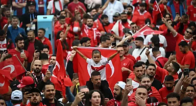 Almanya Kırmızı Beyaza Boyandı