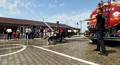 Babaeski İtfaiyesi Minik Ziyaretçileri Ağırladı: Yangın Güvenliğine Eğlenceli Bakış 