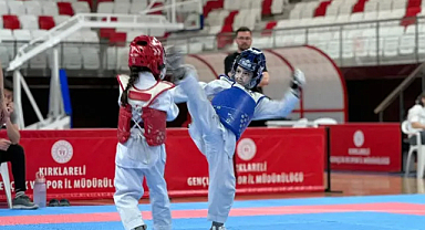 Kırklareli'nin Taekwondo Yıldızları 2000 Kişilik Arenada Sahne Aldı