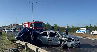 Tekirdağ’da iki otomobil kafa kafaya çarpıştı; 6 yaralı 