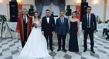 Vali Ekici ve Başkan Bulut Genç Çifti Yalnız Bırakmadılar