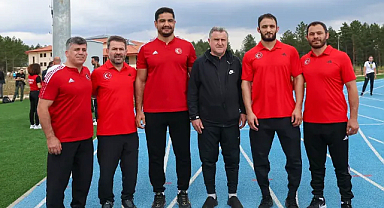 Bakan Bak, Paris 2024 Olimpiyatları için Milli Sporcuları Ziyaret Etti