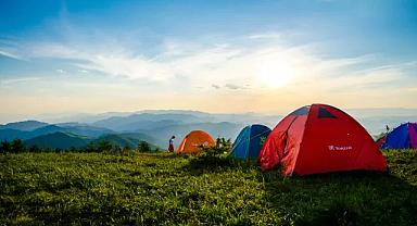 Kamp Çadırı Seçimi ve Hazırlık Süreci: Doğru Çadır Nasıl Seçilir ve Hazırlıklar Nasıl Yapılmalı?