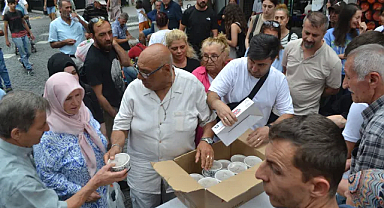 Kırklareli'nde Canlardan Aşure İkramı