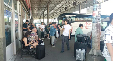 Kırklareli Otogarı'nda Öğrenci Yoğunluğu
