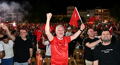 Kongre Meydanı'nda Kırmızı Beyaz Çeyrek Final Coşkusu!