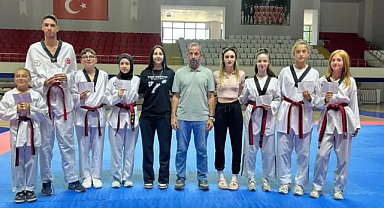 Lüleburgaz'da, Taekwondo Sporcuları Yeni Kuşaklarına Terfi Etti