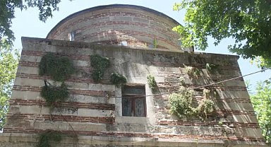 Lüleburgaz'daki Zindan Baba Türbesi : Zamanın Tanığı
