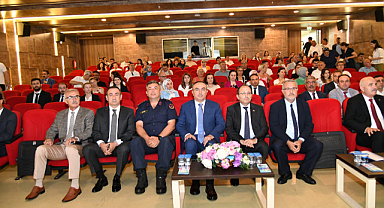 Vali Soytürk Bağımlılıklarla Mücadele Paneli’ne Katıldı