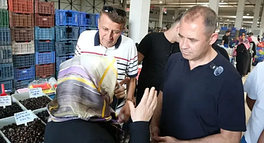 Kırklareli Belediye Başkanı Derya Bulut, Çarşamba Pazarı'nı Ziyaret Etti