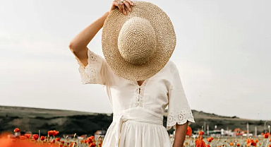 Yazın Hangi Giysiler Tercih Edilmeli? Şıklığı ve Rahatlığı Bir Arada Yakalamak İçin Bu İpuçlarını Kaçırmayın!