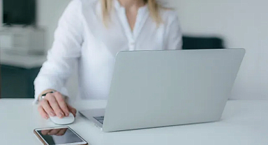 2024 Yılında Girişimlerde Bilişim Teknolojilerinin Kullanımı Artış Gösterdi