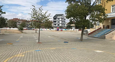 Babaeski'de Yeni Eğitim Yılı Hazırlıkları Sürüyor: Okul Bahçeleri Temizleniyor