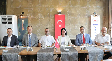 Edirne Belediye Başkanı Av. Filiz Gencan Akın, Zabıta Personelini Onurlandırdı
