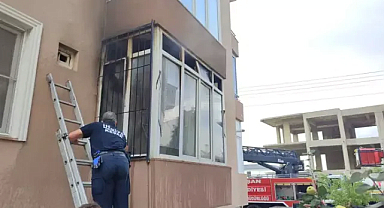 Edirne’de ev yangını; 1 itfaiye eri yaralandı, ev sahibi ve annesi fenalaştı