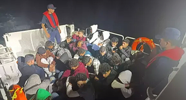 Edirne'de, lastik botta 11'i çocuk, 27 kaçak göçmen yakalandı