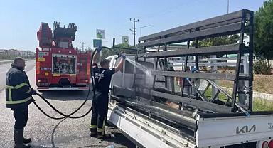 Edirne’de seyir halindeki kamyonetin kasasında çıkan yangın söndürüldü