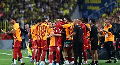 Galatasaray, Fenerbahçe'yi 3-1 Mağlup Ederek Süper Lig'de Zirveye Oynuyor!