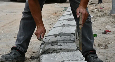 Lüleburgaz’da Parke Taş Çalışmaları Hız Kesmeden Devam Ediyor