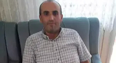Sevgilisiyle birlikte uyuyan kocasını şarj kablosuyla boğdu