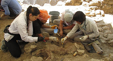 TRAKYA ÜNİVERSİTESİ ÖĞRENCİLERİ NİF DAĞI KAZILARINA KATILDI