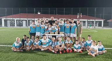 Üsküp'te Yaz Futbol Okulu Öğrencilerine Özel İkram