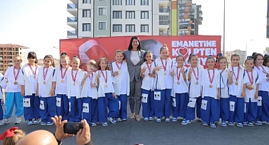 Başkan Gencan Akın Geleceğin Aydınlık Yüzleri ile Cumhuriyet Sevinci Yaşadı!