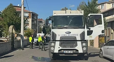 Çöp kamyonunun çarptığı yaya yaralandı