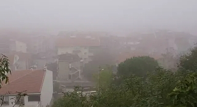 Edirne'de yoğun sis; binalar gözden kayboldu