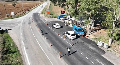 Kırklareli Jandarması'ndan Drone Destekli Trafik Denetimi! Emniyet Kemerine Dikkat Çekildi
