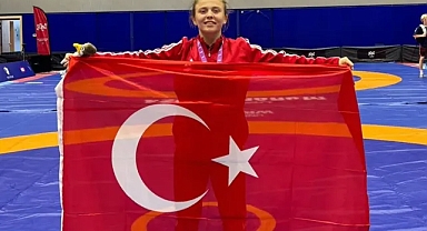 Nil Aktaş, U-17 Liselerarası Gençlik Olimpiyatları'nda Altın Madalya Kazandı
