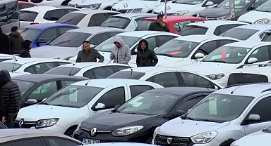 Otomobil Satışlarında Talep Zirve Yaparken, Fiyatlar Nasıl Düşmeye Devam Ediyor?